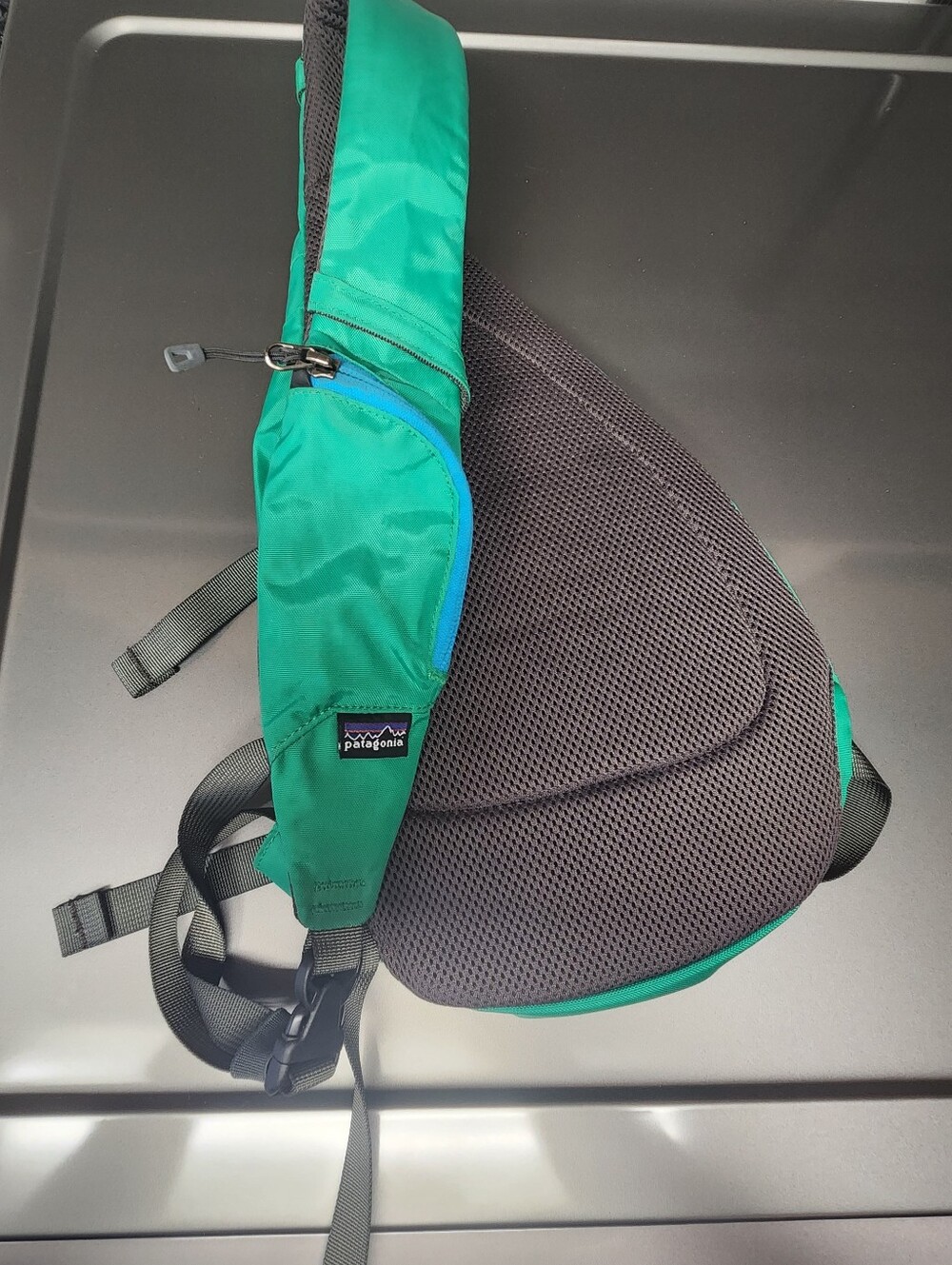 Patagonia Atom Sling 8L Backpack Teal Green Blue Crossbody - Picture 4 of 4